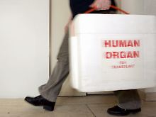 12.000 Menschen warten in Deutschland auf ein Organ.