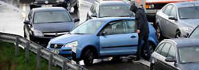 Dramatische Stunden: Schwerer Massencrash auf der A1