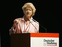 Petra Roth erwartet eine klare Zusage von der Kanzlerin zur Gewerbesteuer.