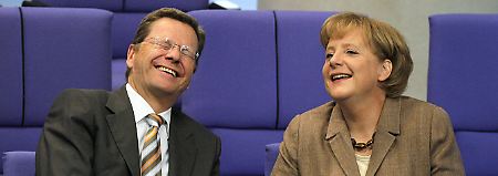 Sie freuen sich über den Wahlsieg - aber den beiden Parteichefs stehen schwierige Koalitionsverhandlungen bevor.
