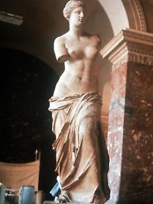 Zum Glück steht die Venus von Milo im Louvre!