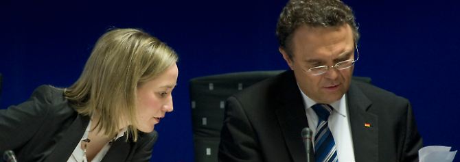 Für die Regierung nahmen Familienministerin Schröder und Innenminister Friedrich an dem Treffen teil.