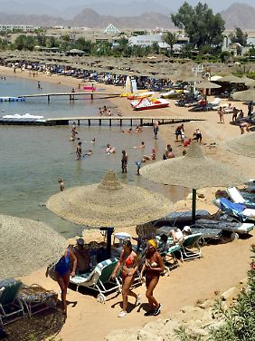 Touristen am Roten Meer in Scharm el Scheich. (Archivbild von 2005)