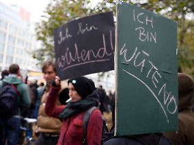 Gut so, finden Kritiker. Denn Zwangslächeln macht krank.