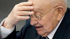 Erinnerung an Auschwitz-Befreiung: Reich-Ranicki bewegt im Bundestag