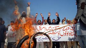 Pakistanis protestieren gegen den Einsatz amerikanischer Drohnen. 