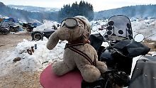 Elefantentreffen bei Eiseskälte: Biker feiern im Wintercamp