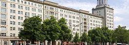 Grundsteinlegung vor 60 Jahren: Stalinallee, die sozialistische Prachtstraße