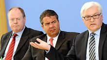 3 Männer, aber nur ein K: Steinbrück, Gabriel und Steinmeier sind die Troika der SPD. Doch wer tritt 2013 gegen Merkel an?