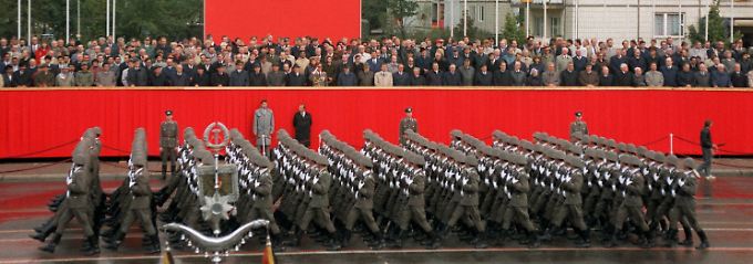 Grundsteinlegung vor 60 Jahren: Stalinallee, die sozialistische Prachtstraße