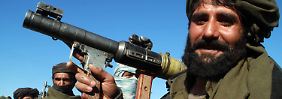 Ob die Kämpfer auch mit Waffen unterstützt werden, geht aus dem Bericht nicht hervor.