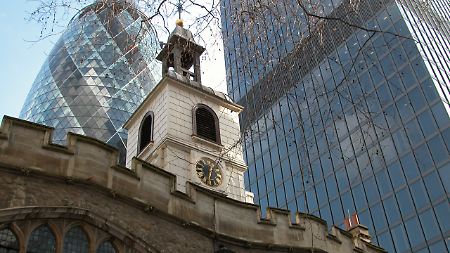 Die Kirche St. Helen's in London.