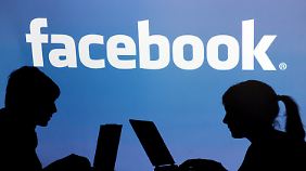 Facebook geht an die Börse, Aigner verlangt mehr Datenschutzbemühungen.