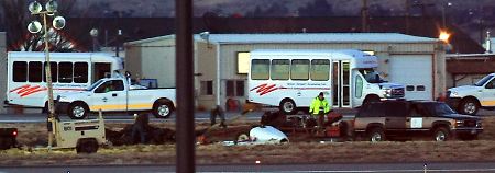 Das Wrack des Kleinflugzeugs liegt auf dem Boise Airport. 