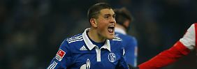 Was ist denn los?, scheint Schalkes Kyriakos Papadopoulos zu fragen. Nicht viel. Sein Team spielt nur 1:1. 