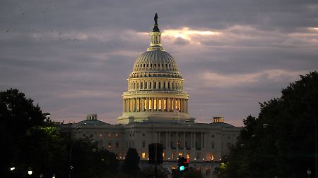 Washington erwacht - und hat einen Friedensnobelpreisträger als Präsidenten.