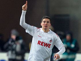 Odise Roshi jubelt über sein Tor zum 0:1.