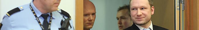 Erste Fotos seit dem Massenmord: Breivik versucht großen Auftritt
