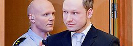 Erste Fotos seit dem Massenmord: Breivik versucht großen Auftritt