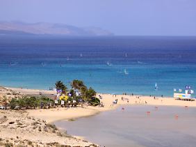 In Sotavento sind die Bedingungen so vorzüglich, dass hier seit Jahren Weltmeisterschaften im Windsurfen und Kiten ausgetragen werden.