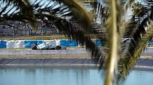 Rekordweltmeister Michael Schumacher glänzte in Jerez im Vorjahres-Mercedes. Der neue Bolide wird erst für die Tests in Barcelona fertig.