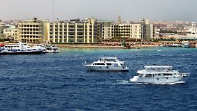 Hotelanlagen am Roten Meer im ägyptischen Bade- und Taucherort Hurghada.