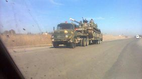 Das Assad-Regime verlegt weiter Panzer und Truppen in die Regionen, in denen Widerstand geleistet wird.