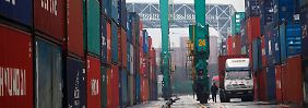 Containerhafen in Schanghai.
