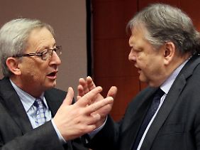 Jean-Claude Juncker redet mit dem Griechen Klartext.