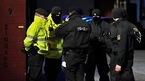 Razzia gegen verdächtige Rocker: Polizei stürmt Bordell
