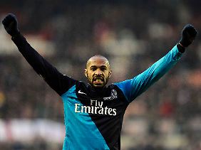 Thierry Henry verabschiedete sich vom FC Arsenal, wie es sich für eine Vereinslegende gehört - mit einem Siegtor in letzter Minute.