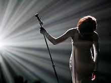 Kollegen und Fans trauern um "The Voice": Licht und Schatten im Leben von Whitney Houston