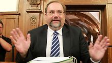 Entscheid über Abwahl: Duisburger stimmen über Sauerland ab
