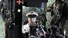 Udo Kier in "Iron Sky" - auch in dem neuen Film soll er mitspielen.