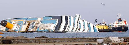 Gutes Wetter an der "Costa Concordia": Vor Giglio wird abgepumpt