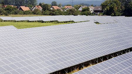 Teilansicht des Solarparks bei der südbadischen Gemeinde Kappel-Grafenhausen in Baden-Württemberg.