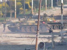 Das Assad-Regime geht auch mit Panzern gegen die Demonstranten vor.