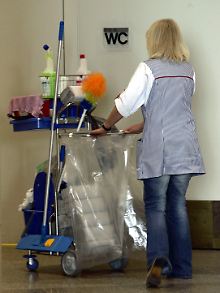 Der Mindestlohn in der Gebäudereinigung ist seit dem 1. Oktober 2009 außer Kraft, da der Tarifvertrag ausgelaufen ist.