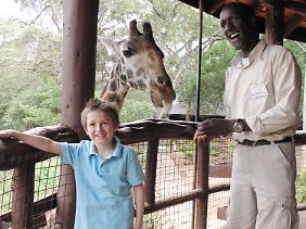 Sebastian ist von Kenia begeistert - besonders die Giraffen haben es ihm angetan.