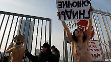 Nackter Protest bei minus 22 Grad: Femen-Frauen stürmen Gazprom