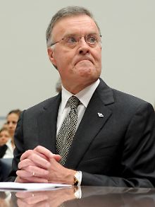 Kenneth Lewis muss wegen des Merrill-Deals vor Gericht.