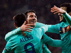 Barcelonas Weltfußballer Lionel Messi setzte den Schlusspunkt in Leverkusen und kann mit Barca für das Viertelfinale planen.