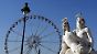 Das Denkmal Seine-et-Marne vor dem Pariser Riesenrad.