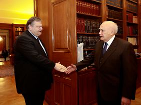 Evangelos Venizelos beklagt sich bei Papoulias.