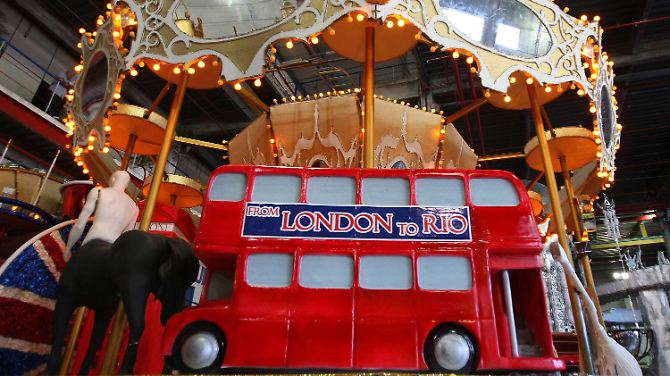 London in Rio: Wagen der Sambaschule Uniao da Ilha do Governadorm für den diesjährigen Karnevalsumzug.