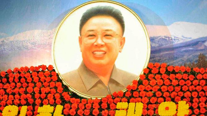 Unsterblich auch im Tode: Kim Jong Il feiert Geburtstag