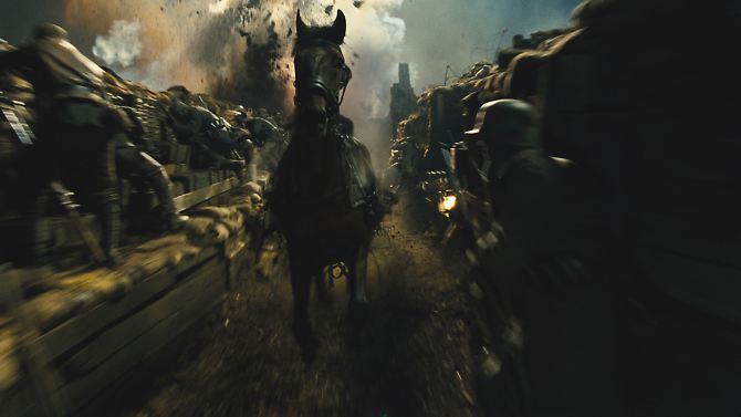 Fulminante Bilder à la Spielberg: Pferd Joey im Film "Gefährten".