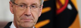 Der Bundespräsident muss sich eine ganze Reihe von Verfehlungen vorhalten lassen.