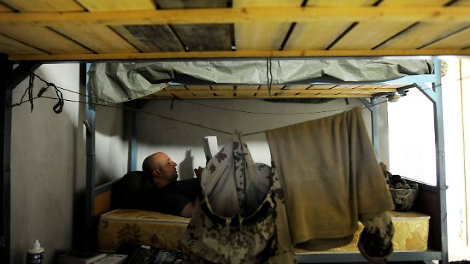 Bundeswehrsoldat im Feldlager Kundus