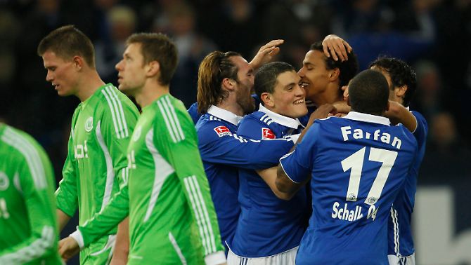 Wolfsburg im Ruhrgebiet überfordert: Schalker schießen Magath ab